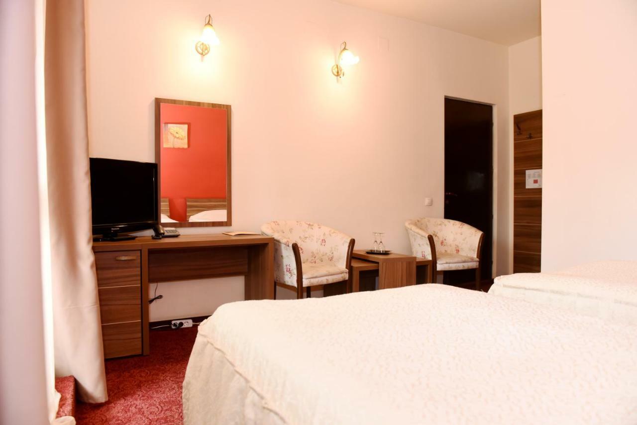 Hotel Gema Brasov Exterior photo