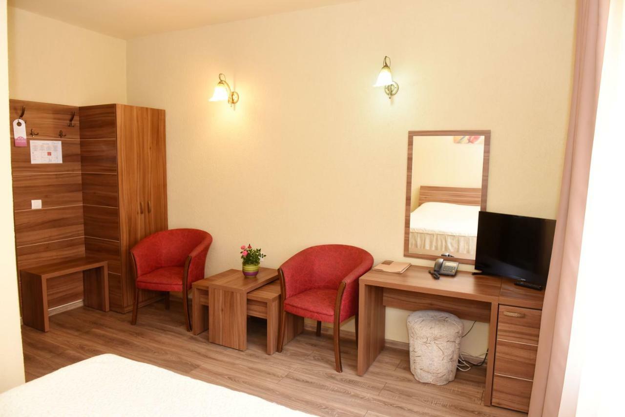 Hotel Gema Brasov Exterior photo