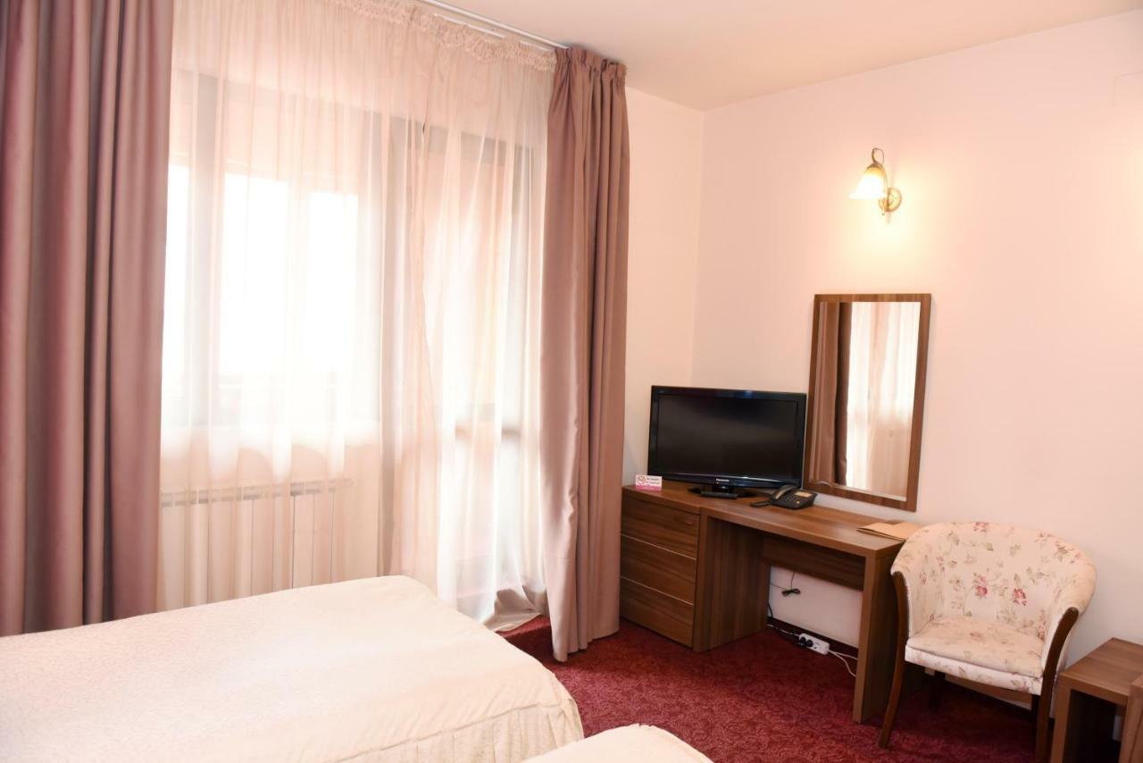 Hotel Gema Brasov Exterior photo